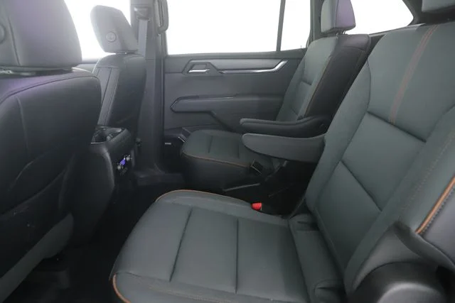 Used 2025 White GMC AT4 image 26