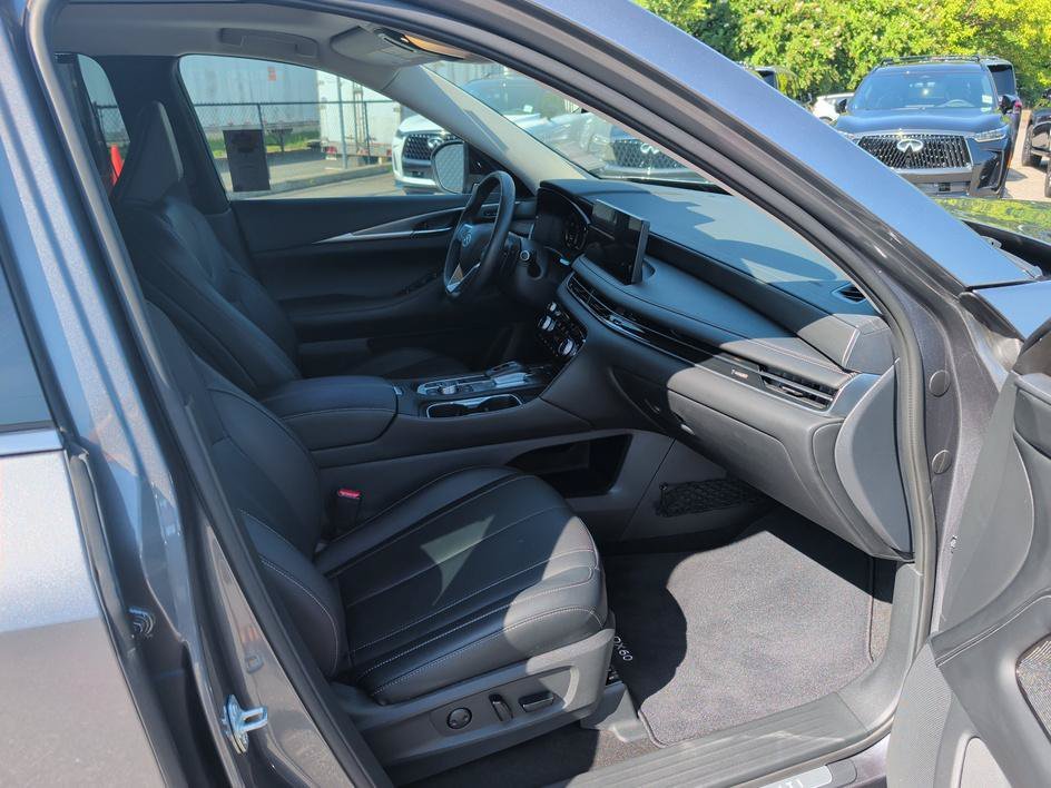 Used 2023 Graphite Shadow INFINITI LUXE image 12