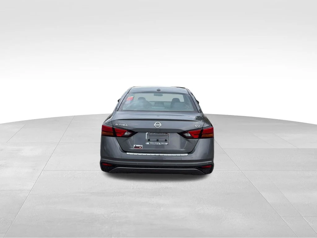 Used 2022 Gray Nissan 2.5 SV image 5