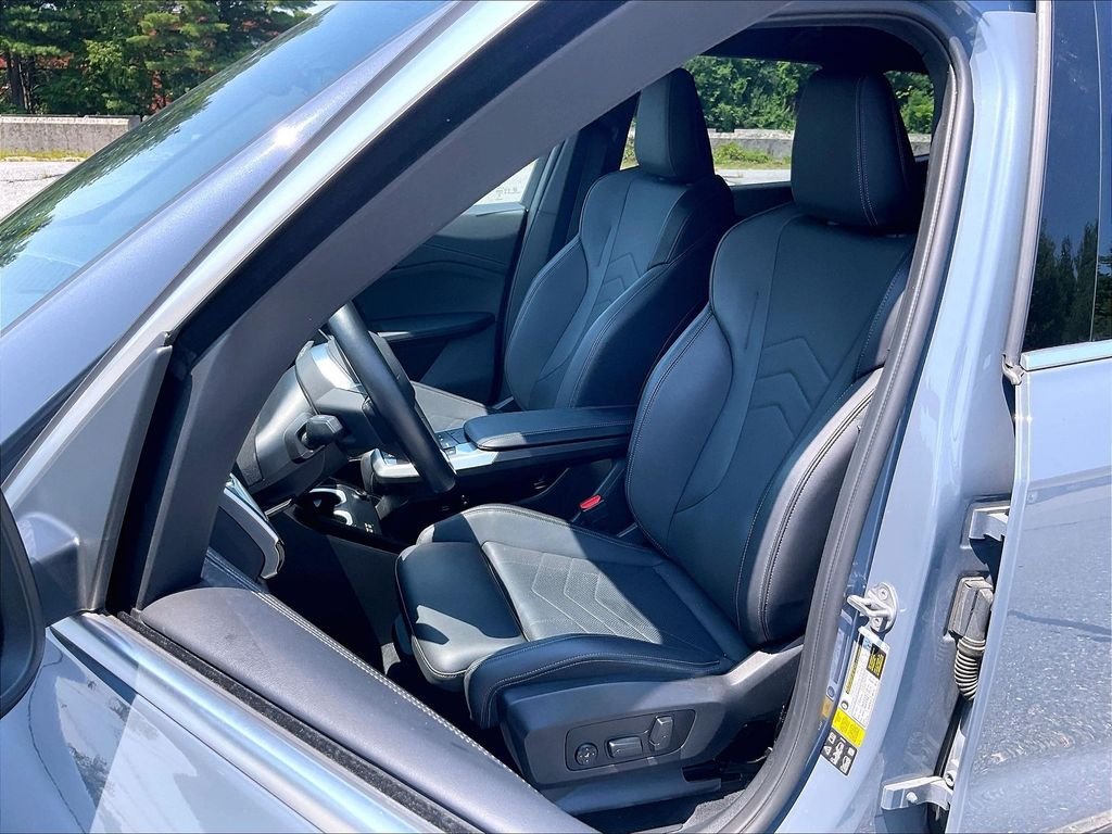 Used 2023 Gray BMW xDrive28i image 10