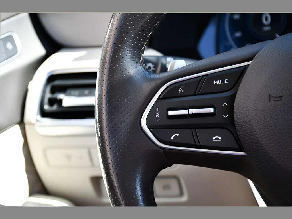 Used 2020 Hyper White Hyundai Limited image 35