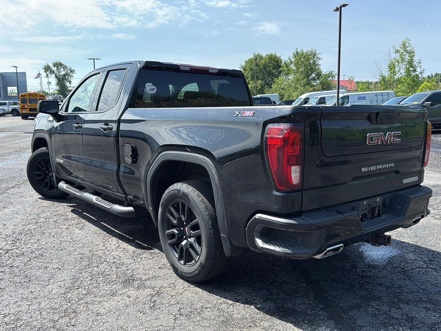 Used 2022 Onyx Black GMC Elevation image 3