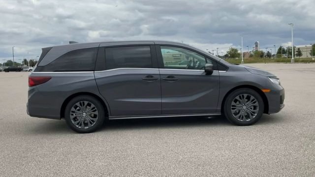 New 2026 Modern Steel Metallic Honda Touring image 9