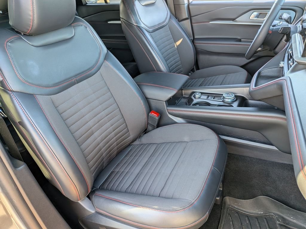 Used 2026 Gray Ford ST-Line image 31