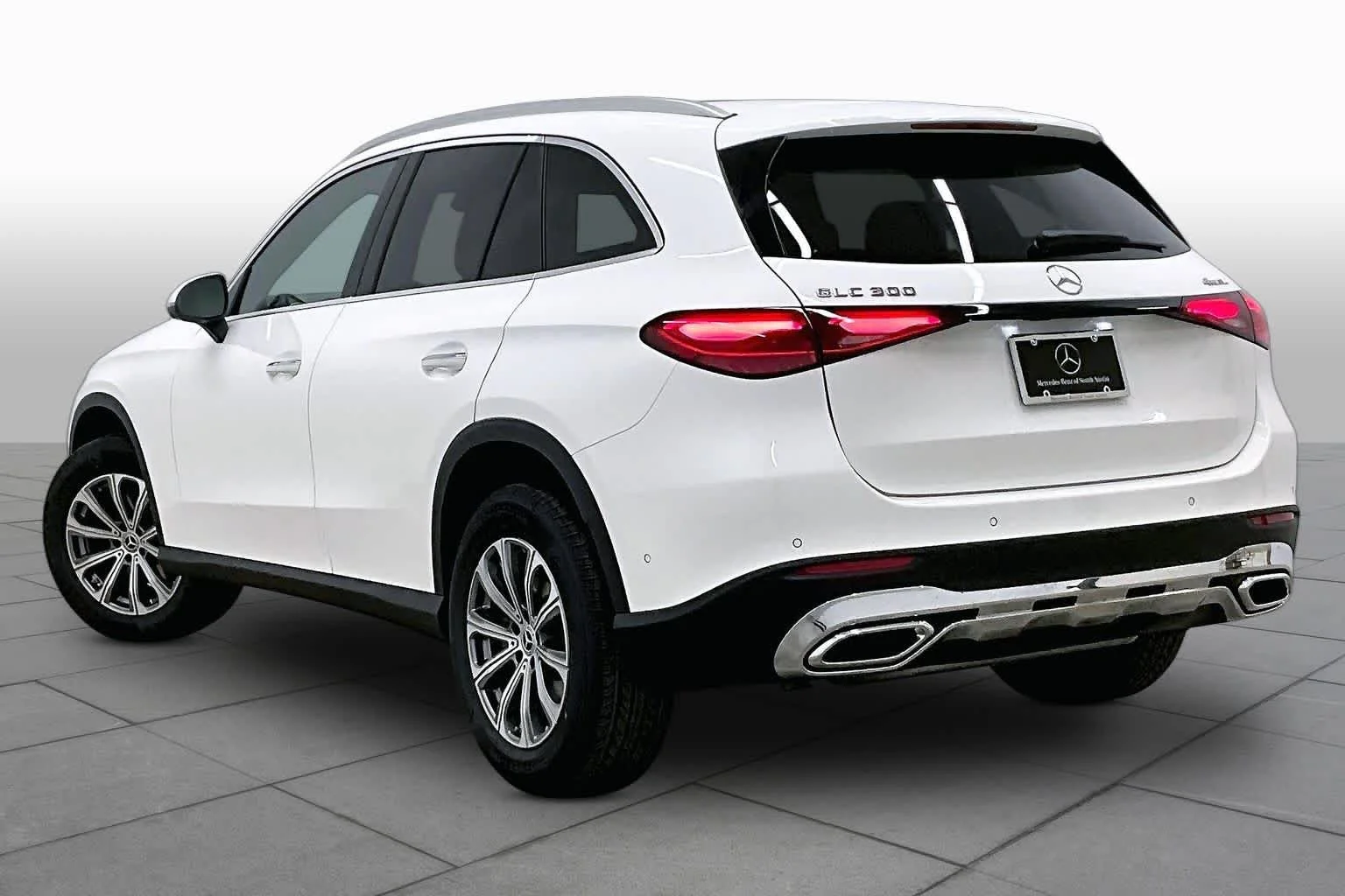 New 2026 Polar White Mercedes-Benz GLC 300 image 12