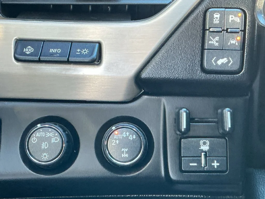 Used 2019 PEPPERDUST METALLIC GMC Denali image 26