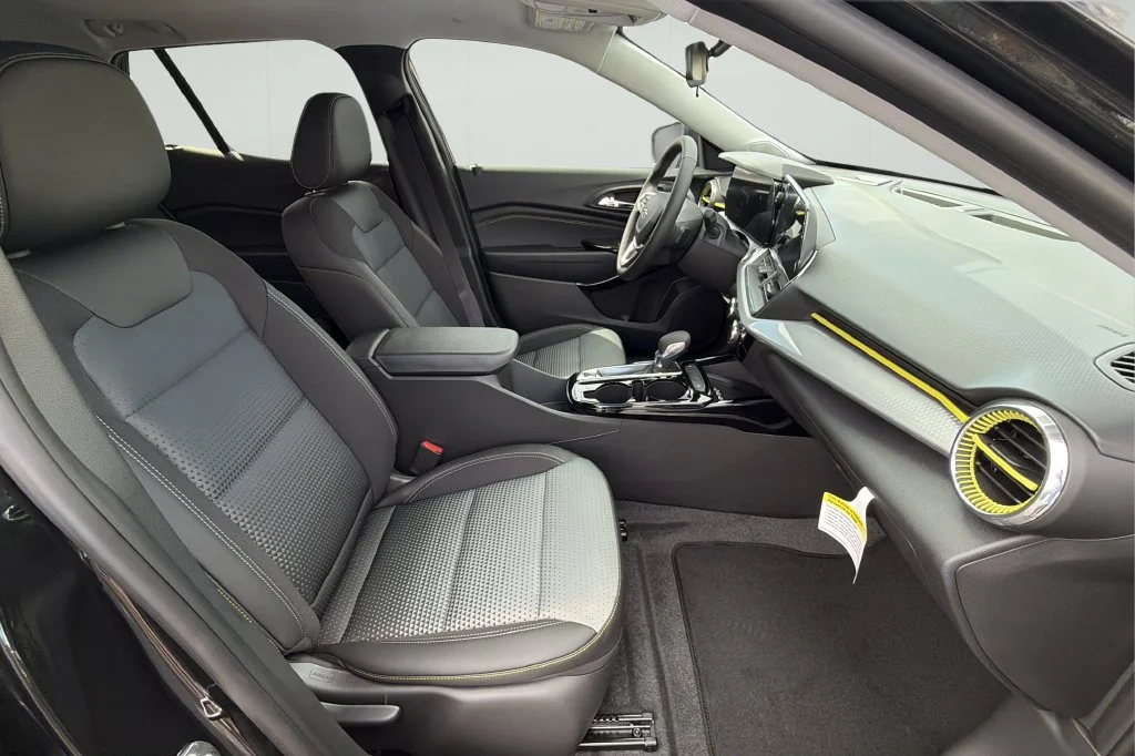 New 2026 Mosaic Black Metallic Chevrolet LT image 15