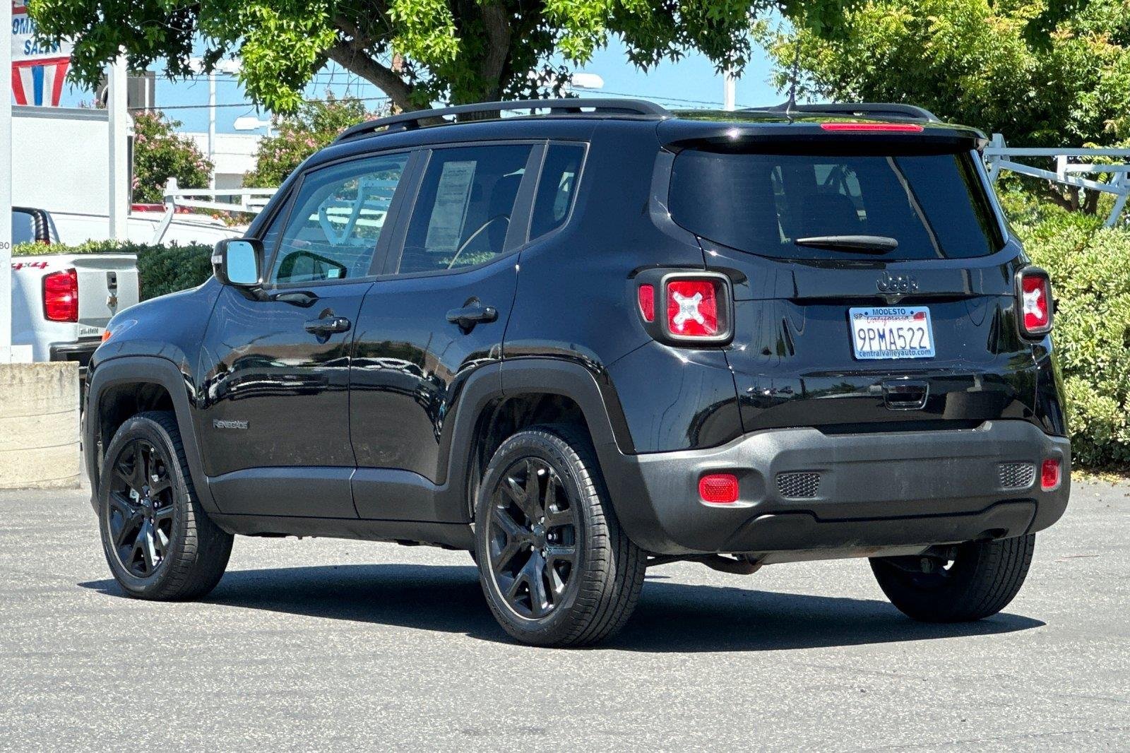 Used 2023 Black Clearcoat Jeep Altitude image 6