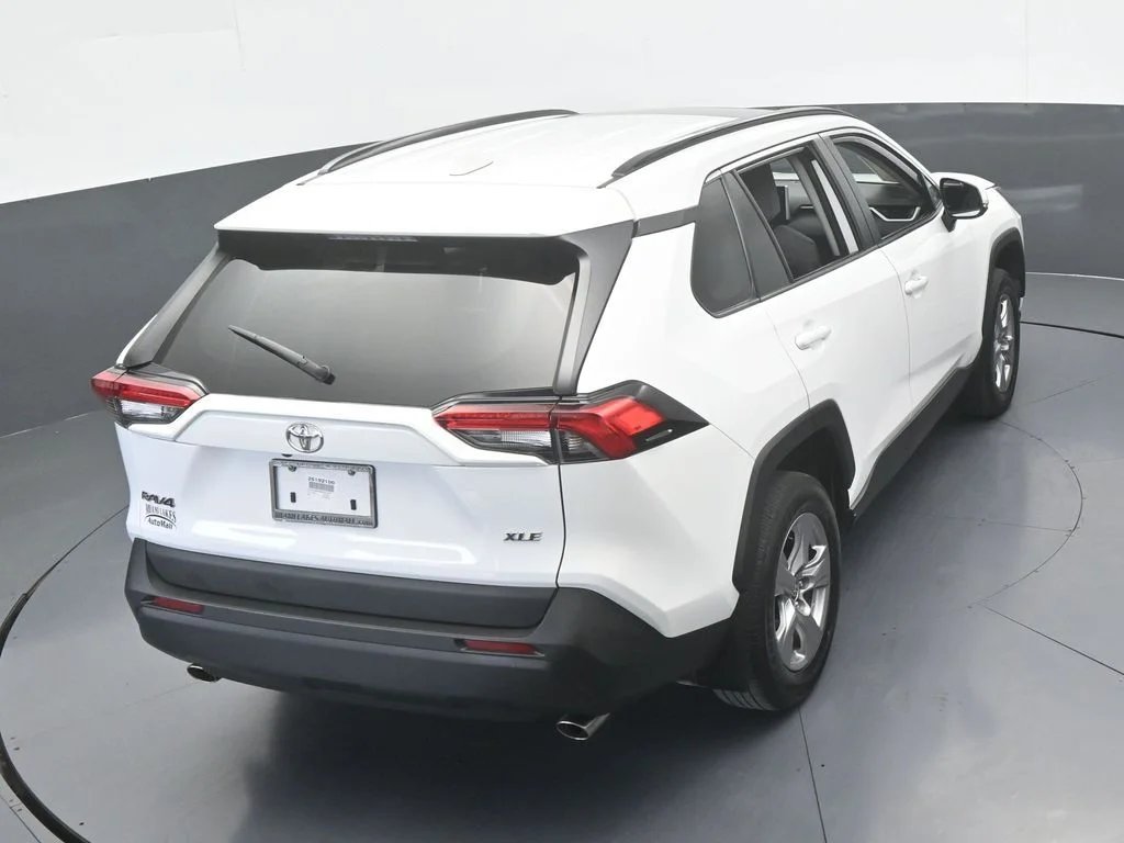 Used 2025 Ice Toyota XLE image 44