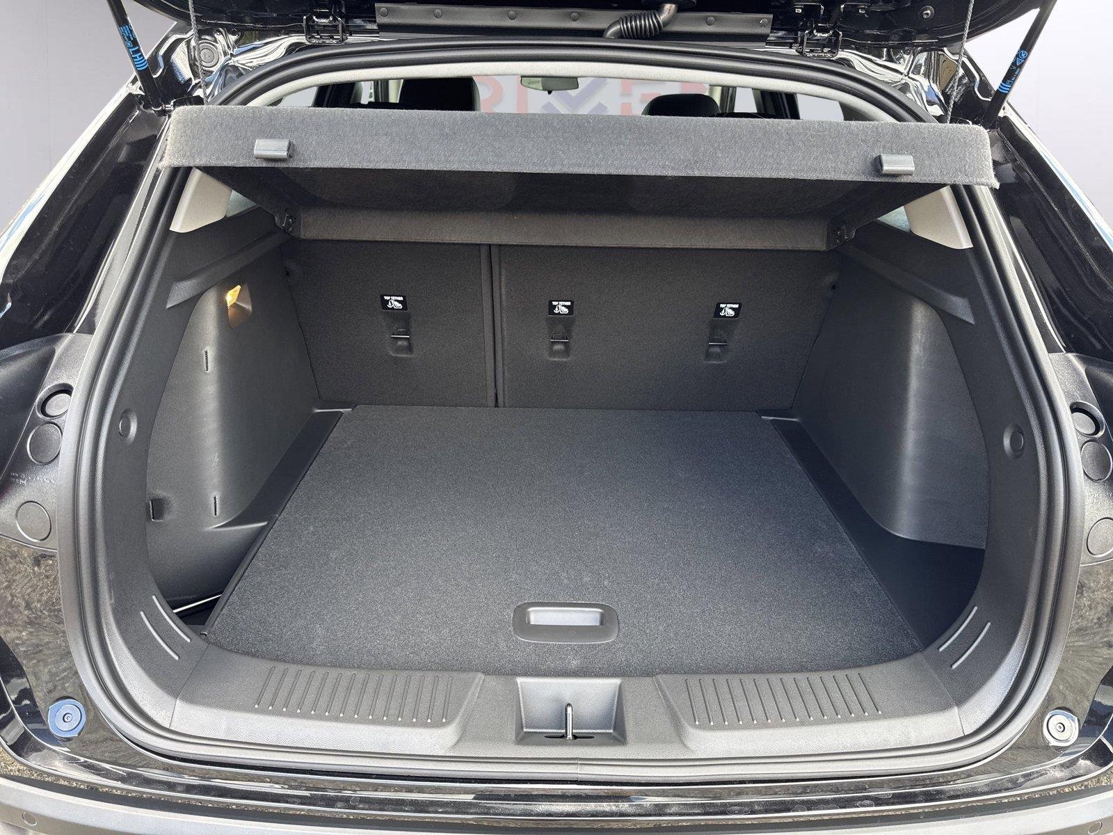 New 2026 Mosaic Black Metallic Chevrolet LT image 32