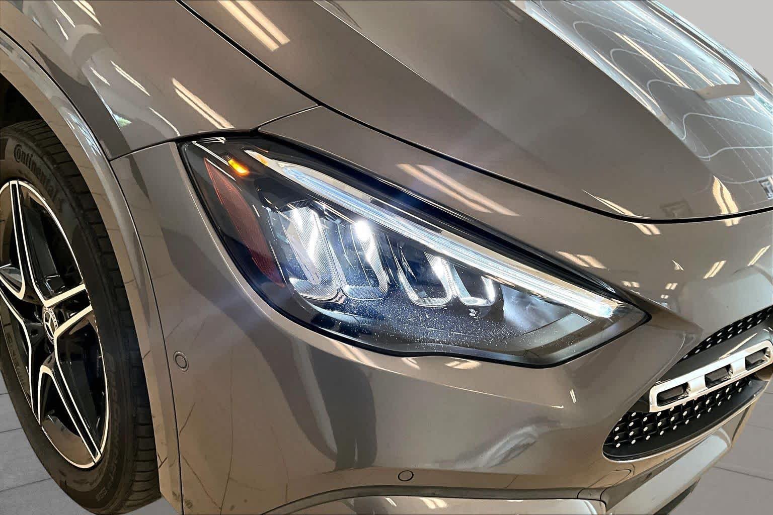 Used 2025 Mountain Grey Metallic Mercedes-Benz GLA 250 image 27