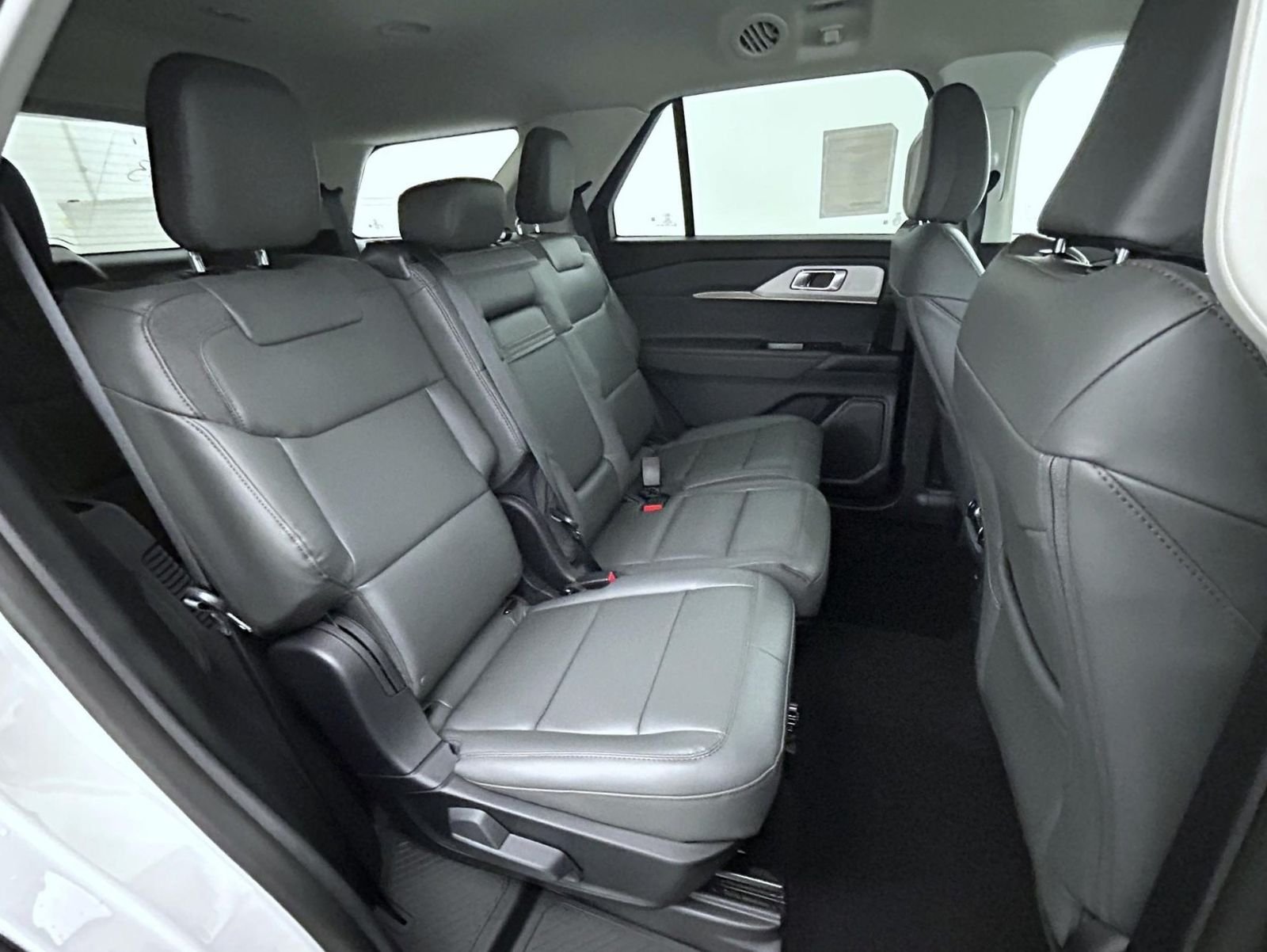 New 2026 Star White Metallic Tri-Coat Ford Active image 18