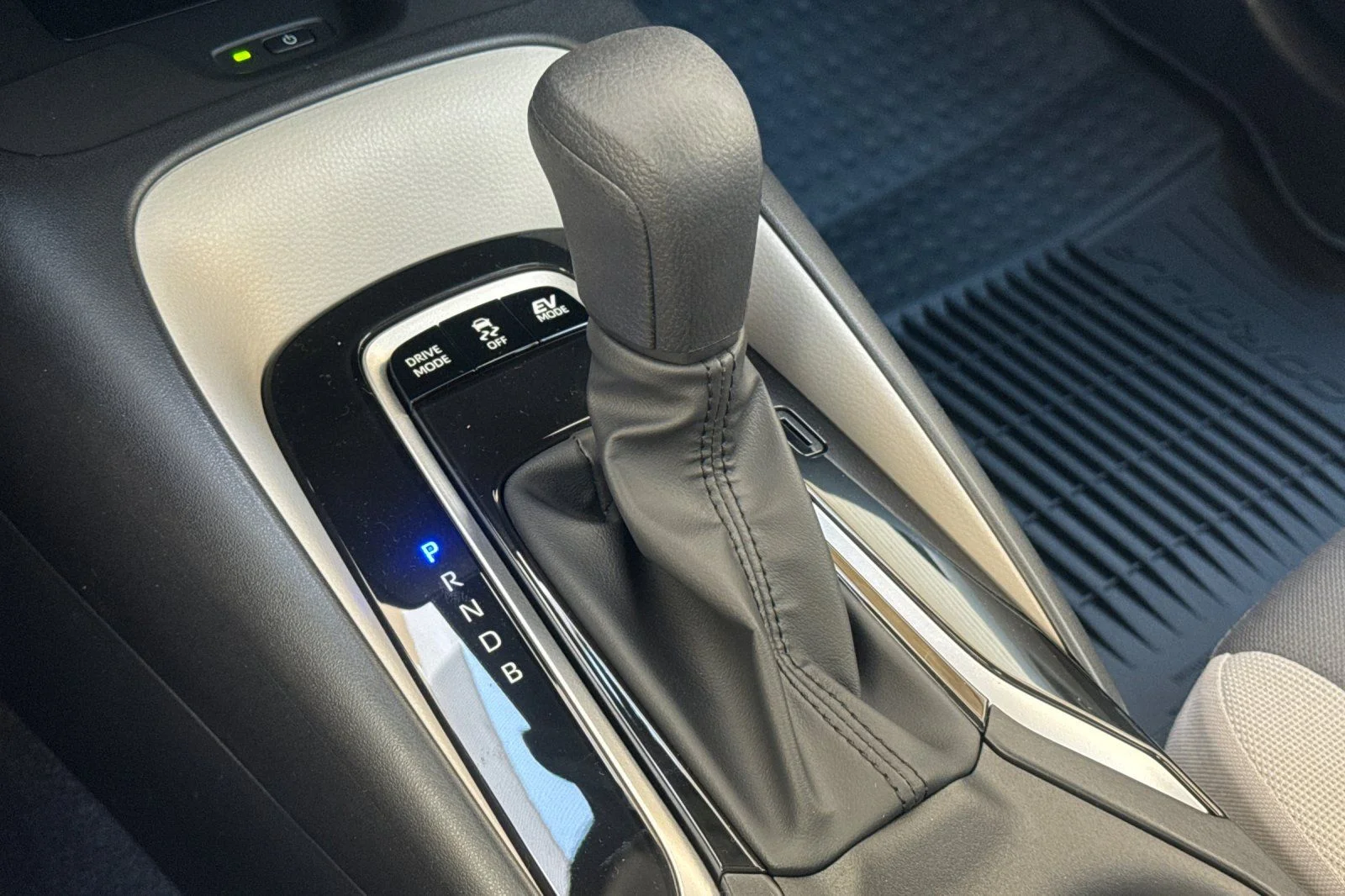 New 2026 Silver Toyota LE image 22