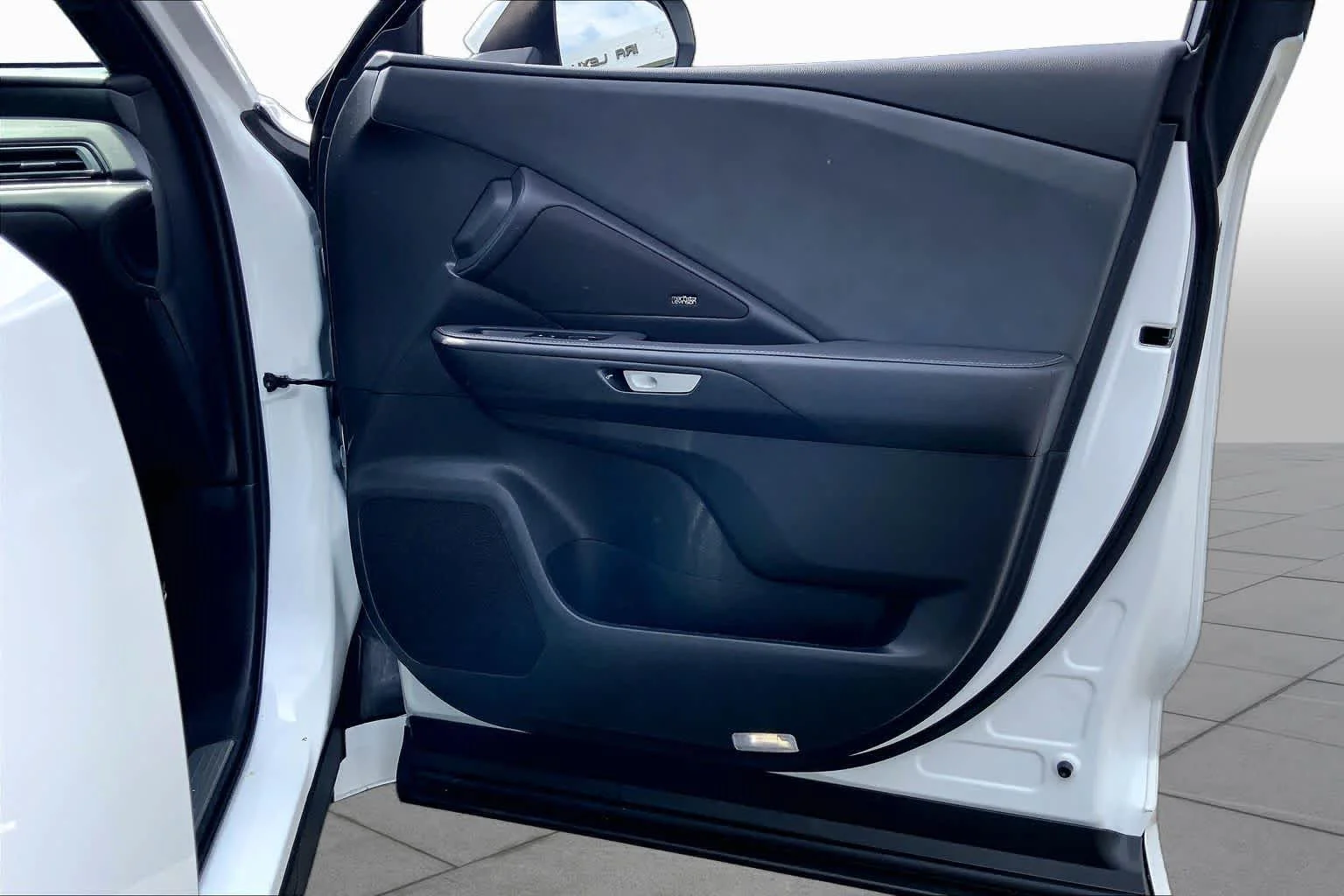 Certified Used 2025 WIND CHILL PEARL Lexus Luxury image 23