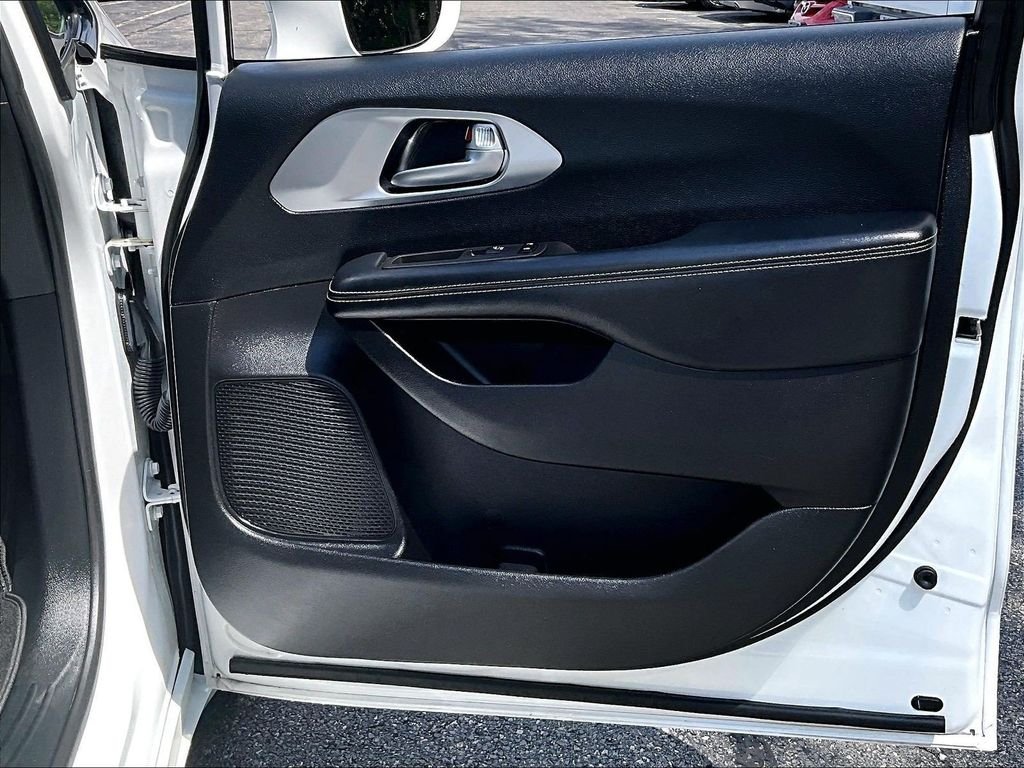 Used 2021 White Chrysler Touring L image 12