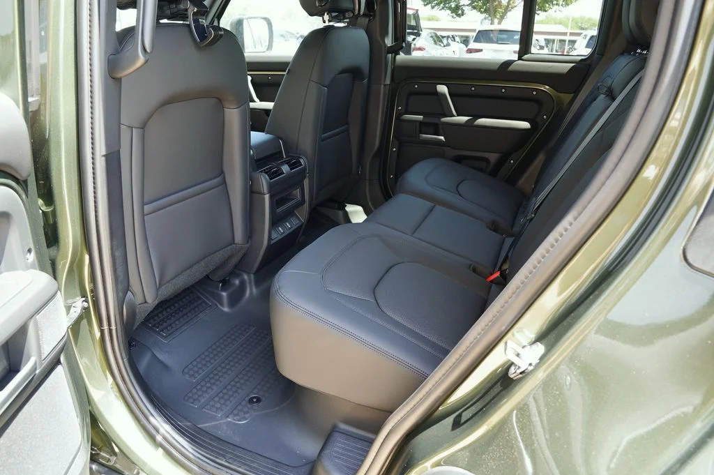 New 2026 Woolstone Green Land Rover S image 30