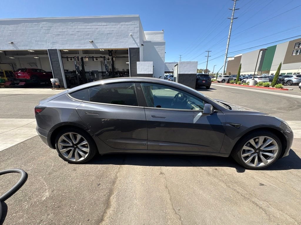 Used 2018  Tesla Long Range image 5