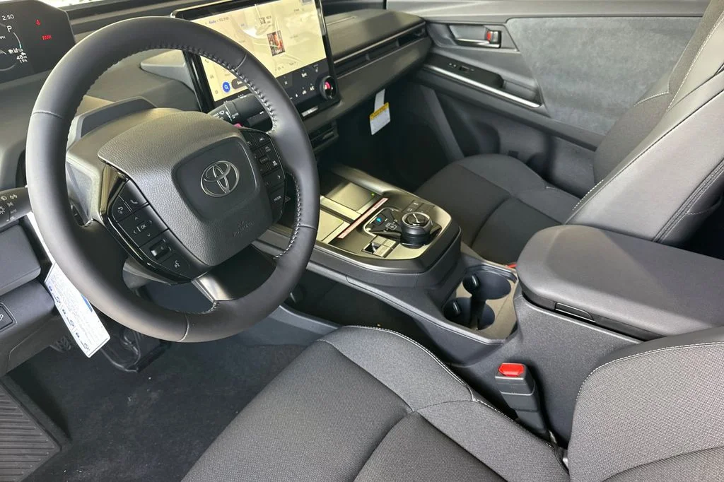 New 2026 Overcast Toyota  SE image 10