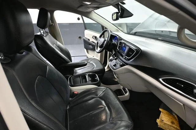 Used 2020 Gray Chrysler Touring L image 36