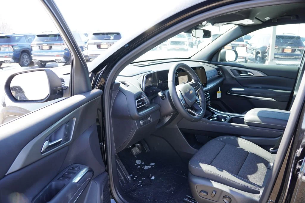 New 2026 Mosaic Black Metallic Chevrolet LT image 12