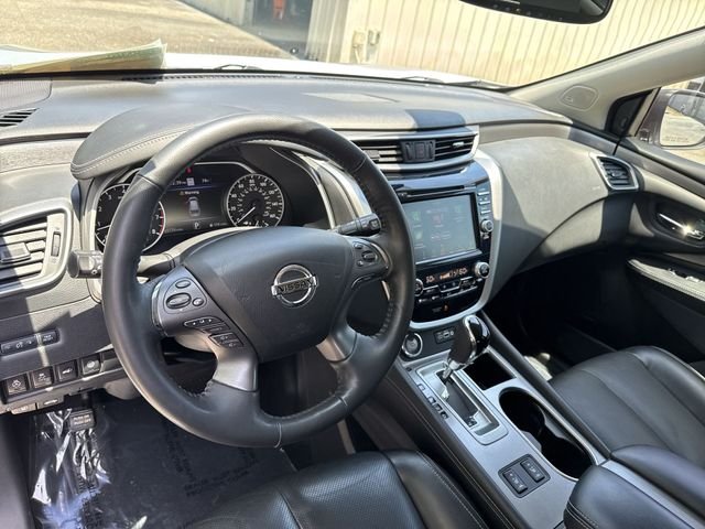 Used 2021 Silver Nissan SL image 17