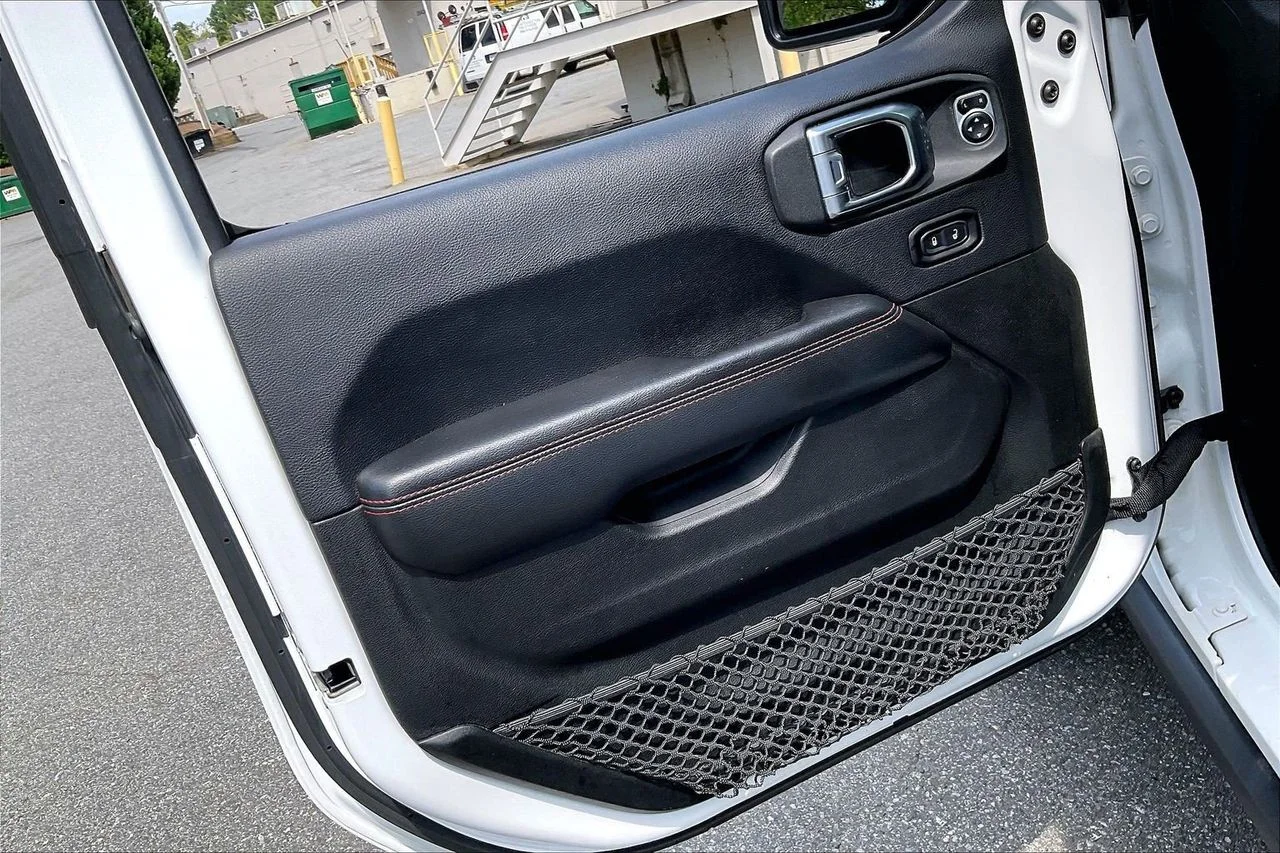 Certified Used 2018 White Jeep Rubicon image 26