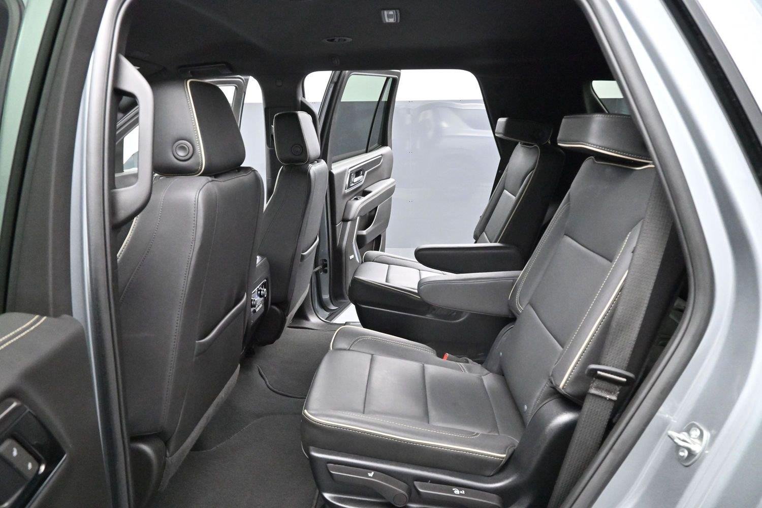 Used 2025 Sterling Metallic GMC Elevation image 28
