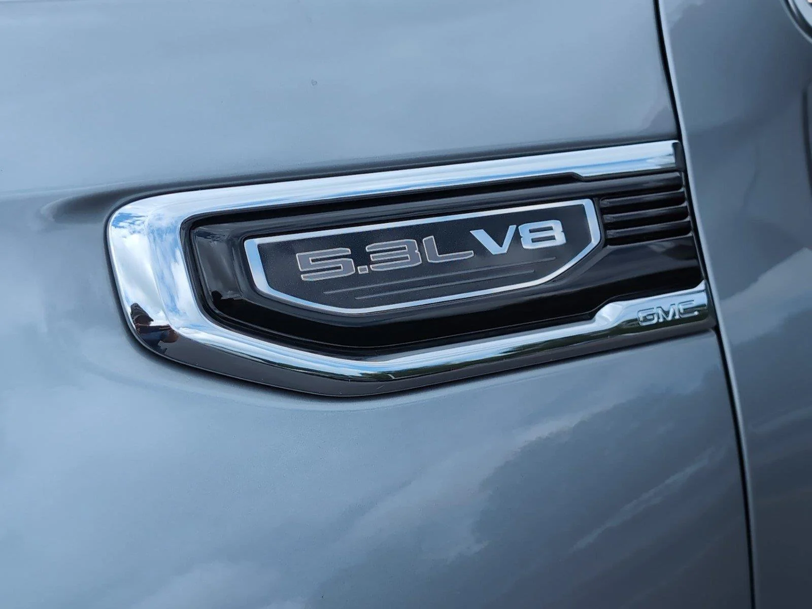New 2026 Sterling Metallic GMC SLT image 37