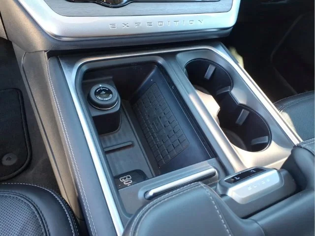 Used 2025 White Ford Platinum image 25