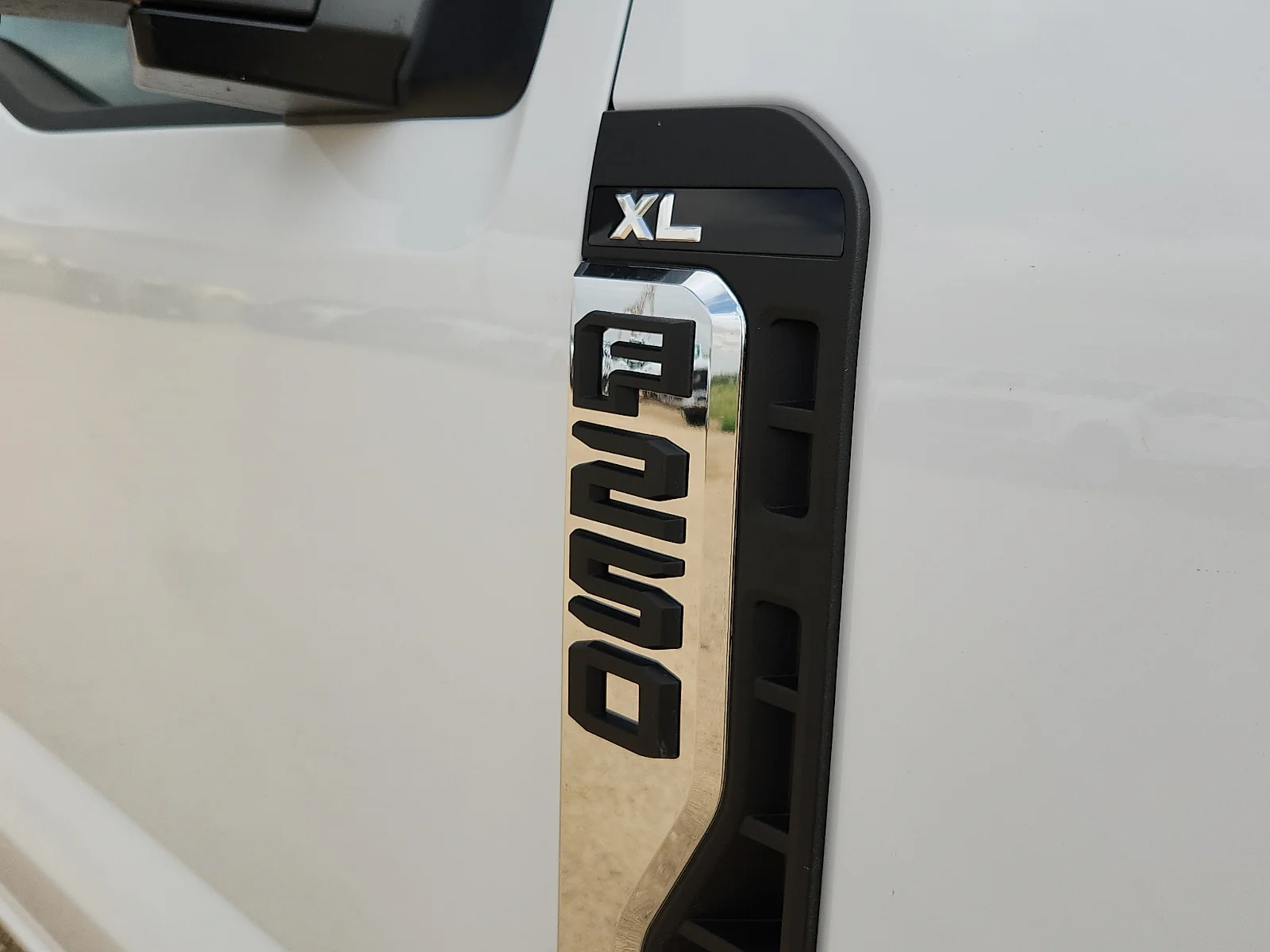 New 2026 Oxford White Ford F-250® XL image 10