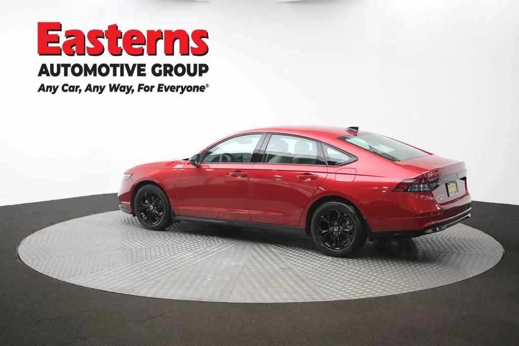 Used 2025 Red Honda SE image 63