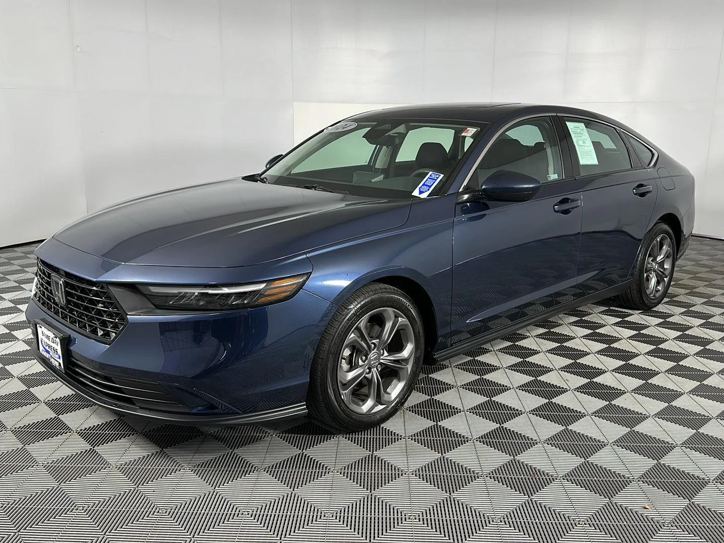 Used 2024 Canyon River Blue Metallic Honda EX image 6