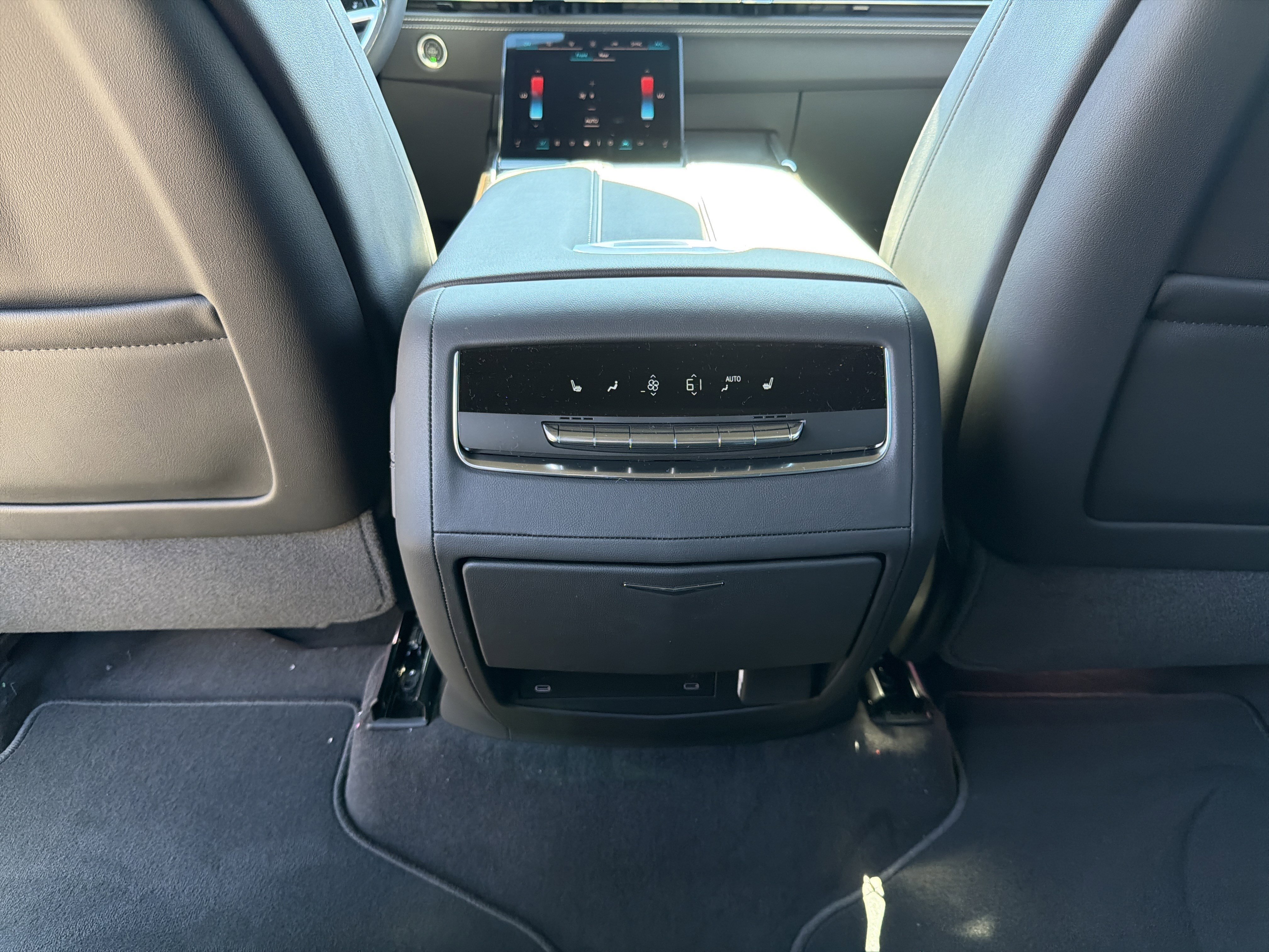 2026 Cadillac Escalade Luxury - Photo 26