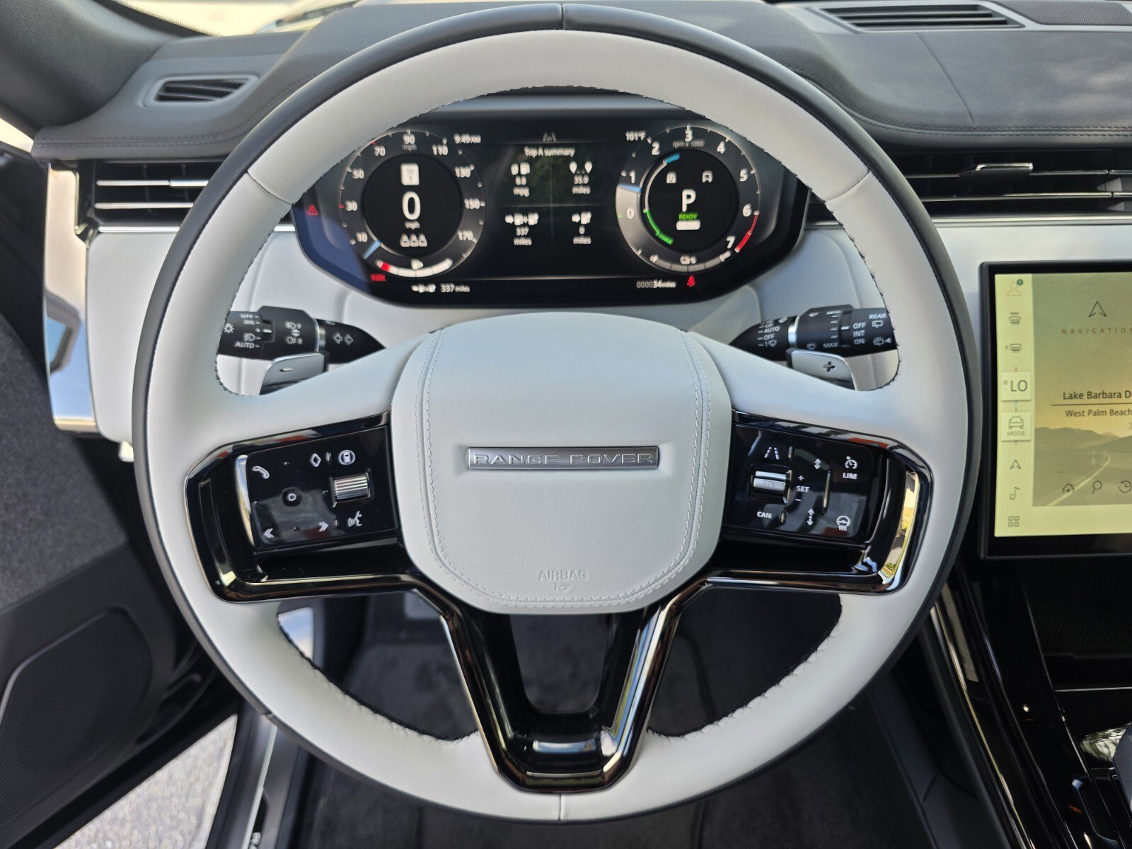 New 2026 Santorini Black Land Rover P460e Dynamic SE image 16