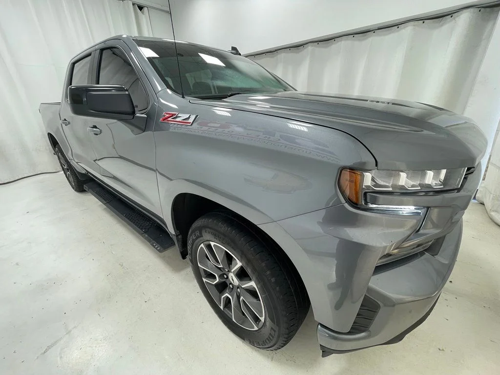 Used 2021 Gray Chevrolet RST image 3