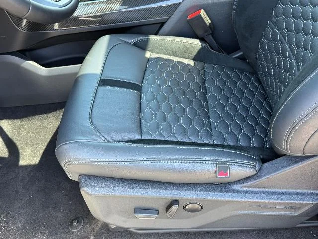 New 2025 Agate Black Metallic Ford XLT image 13