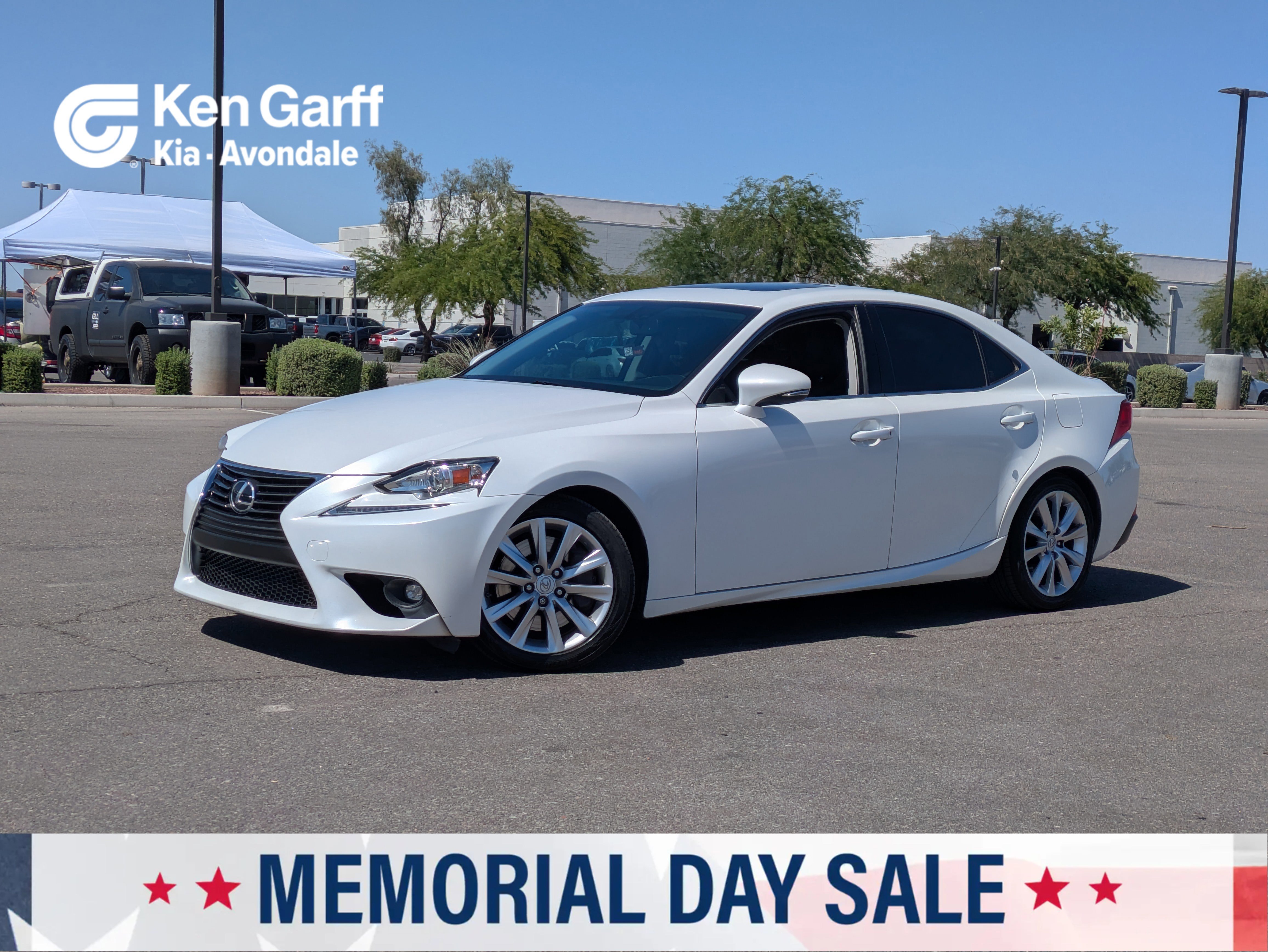 2016 Lexus IS 350 200t's photo