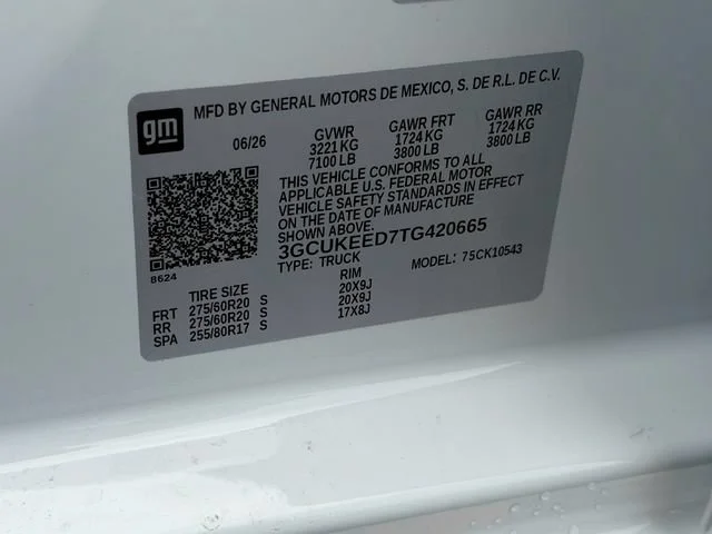 New 2026 Summit White Chevrolet RST image 10