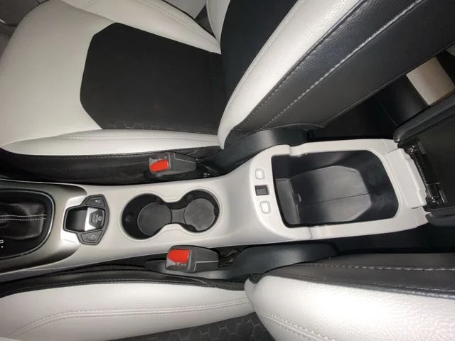 Used 2019 Blue Jeep Latitude image 21
