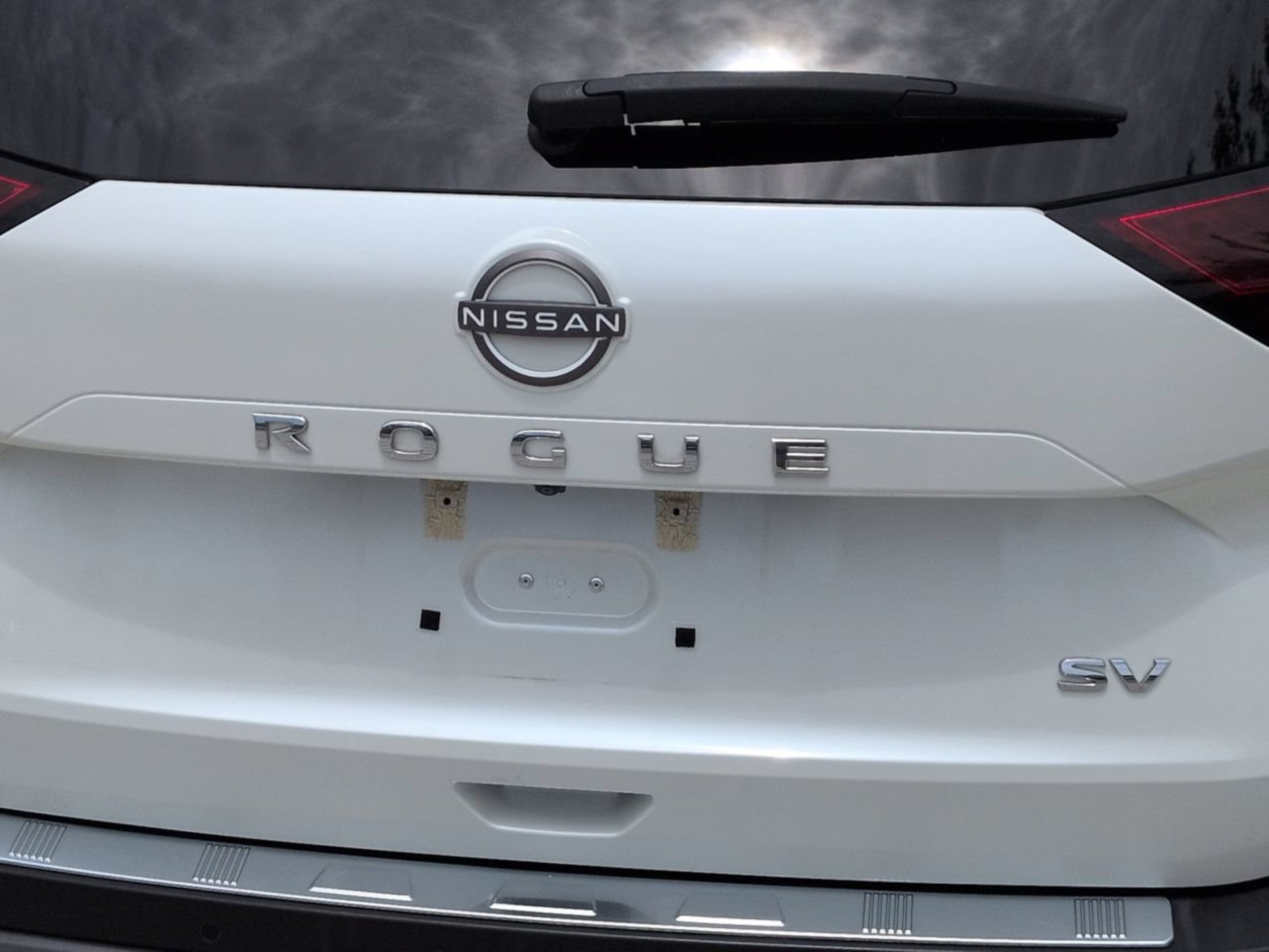 Used 2023 Pearl White Tricoat Nissan SV image 16