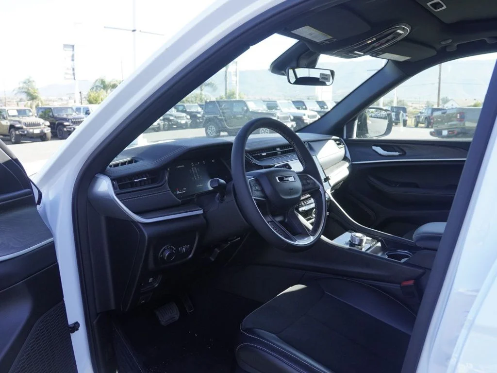 New 2026 Bright White Clearcoat Jeep Altitude image 20