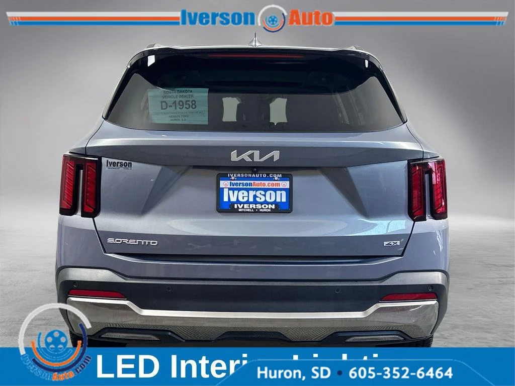 Used 2024 Everlasting Silver Kia S image 10