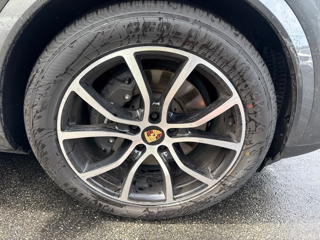Used 2024 Quartzite Grey Metallic Porsche Base image 9