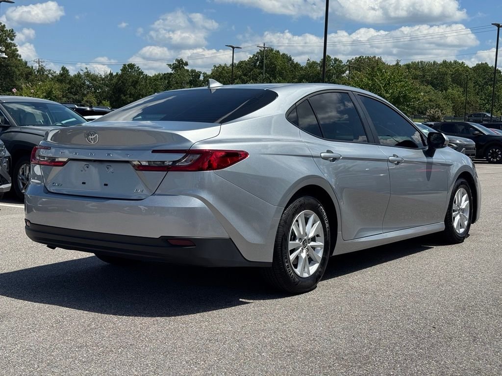 2025 Toyota Camry LE - Photo 10