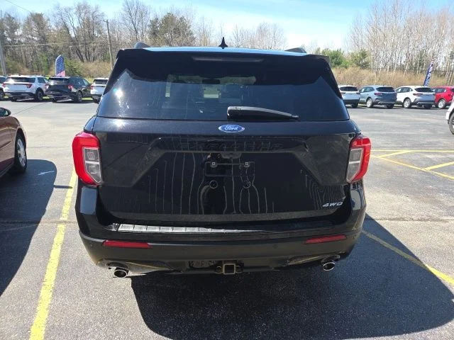 Used 2022 Black Ford ST-Line image 7