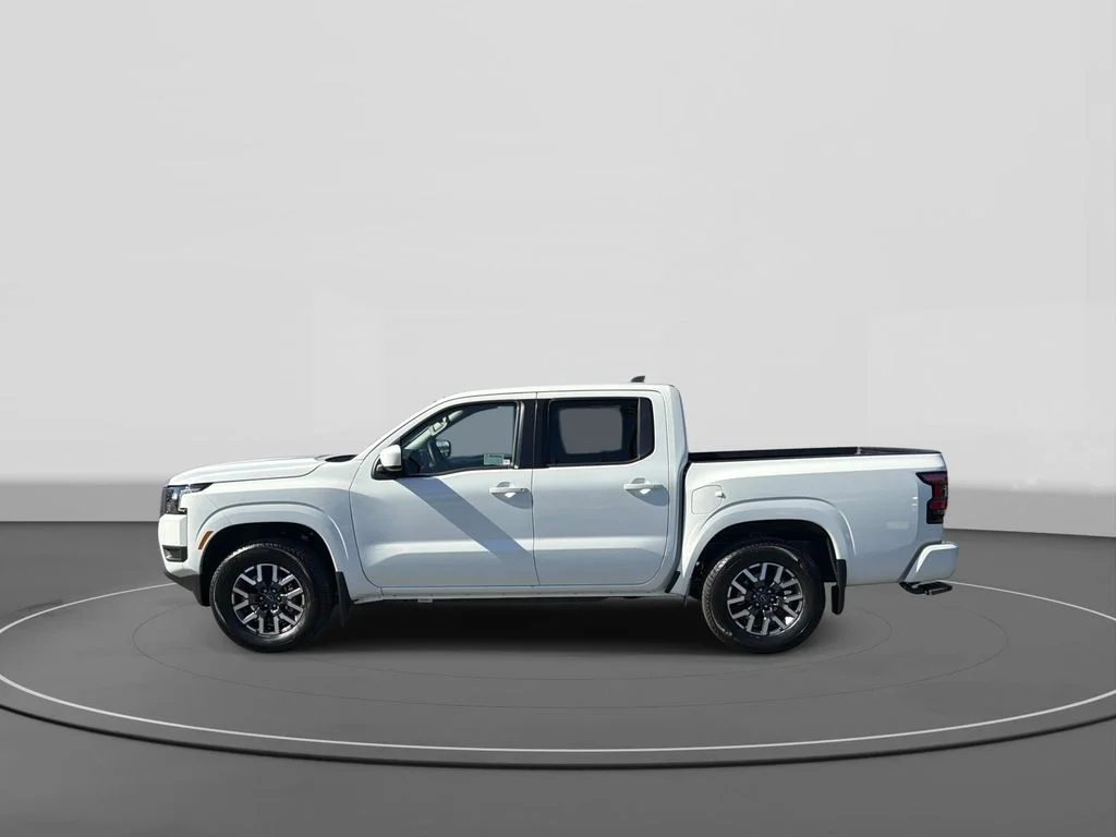 New 2026 Glacier White Nissan SV image 4