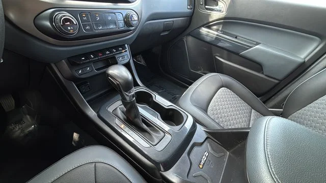 Used 2022 Black Chevrolet Z71 image 14