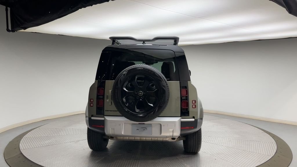Used 2025 Pangea Green Metallic Land Rover S image 3
