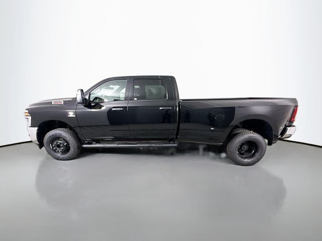 New 2026 Diamond Black Crystal Pearl-Coat Exterior Paint RAM Tradesman image 4