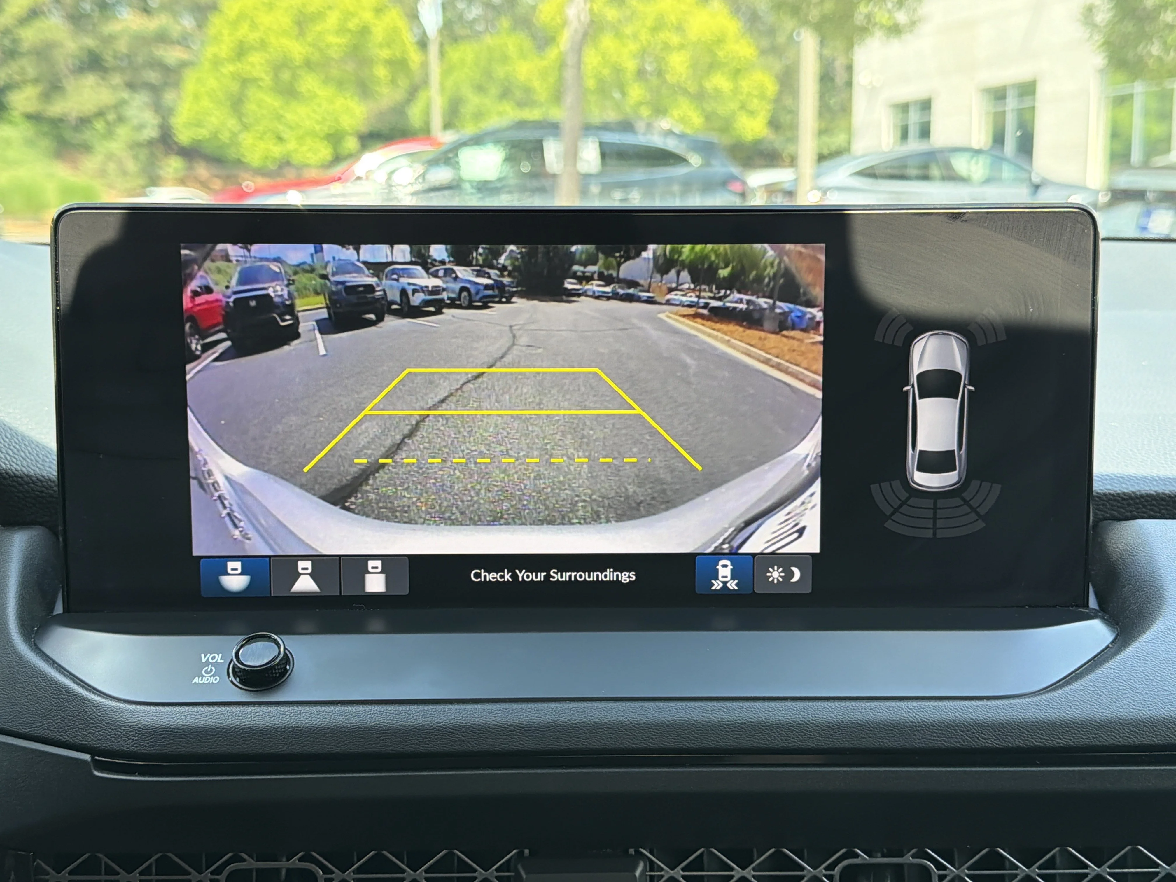 Certified Used 2025 Solar Silver Metallic Honda Touring image 6